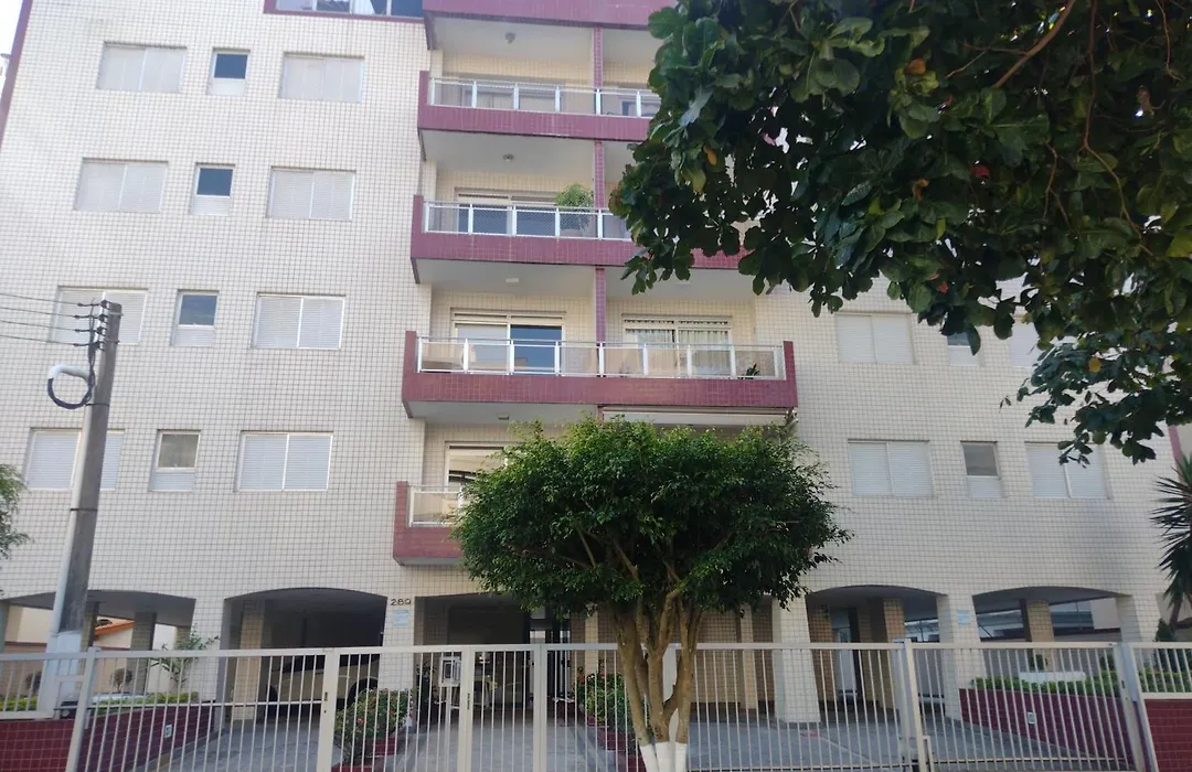 Apartamento amplo próximo a praia - Faça tudo a pé-1