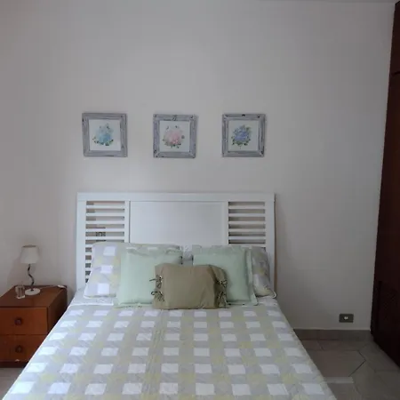 Apartamento amplo próximo a praia - Faça tudo a pé-3